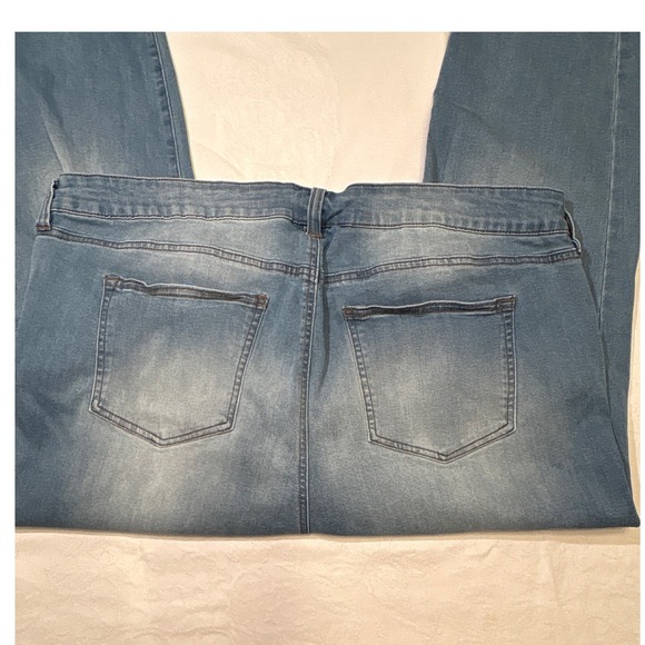 Celebrity Pink The Rider Distressed Skinny Jeans Light Wash Blue Denim Womens - Picture 5 of 5